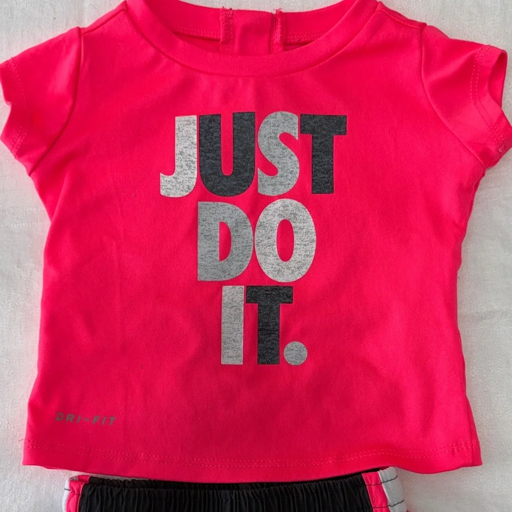 Nike Bright Pink and Black Infant Set - Picture 3 of 8